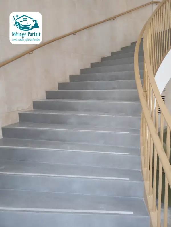 Nettoyage fin de chantier Paris - Escalier